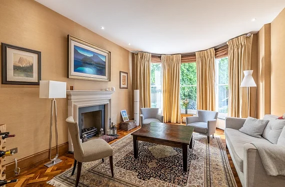 House Peterborough Villas in Greater London