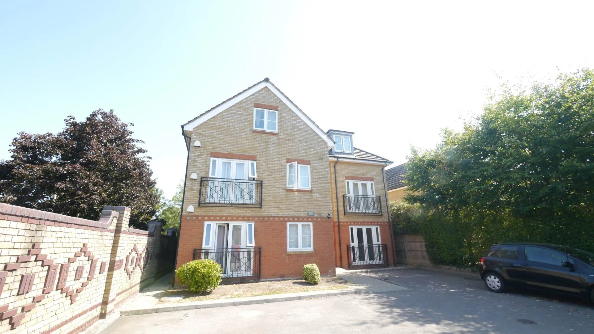 Flat St Albans Road West in Welwyn Hatfield