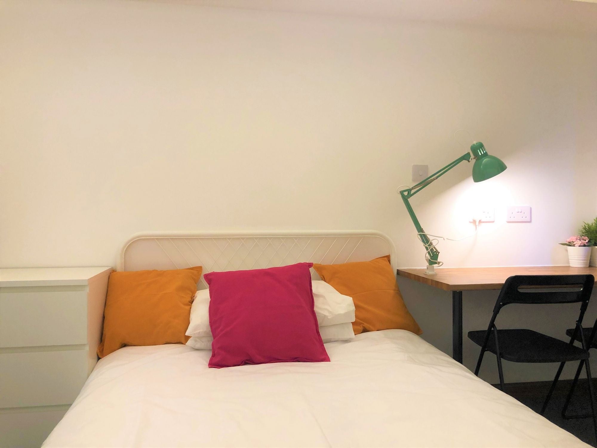 Room Charter Avenue in Coventry