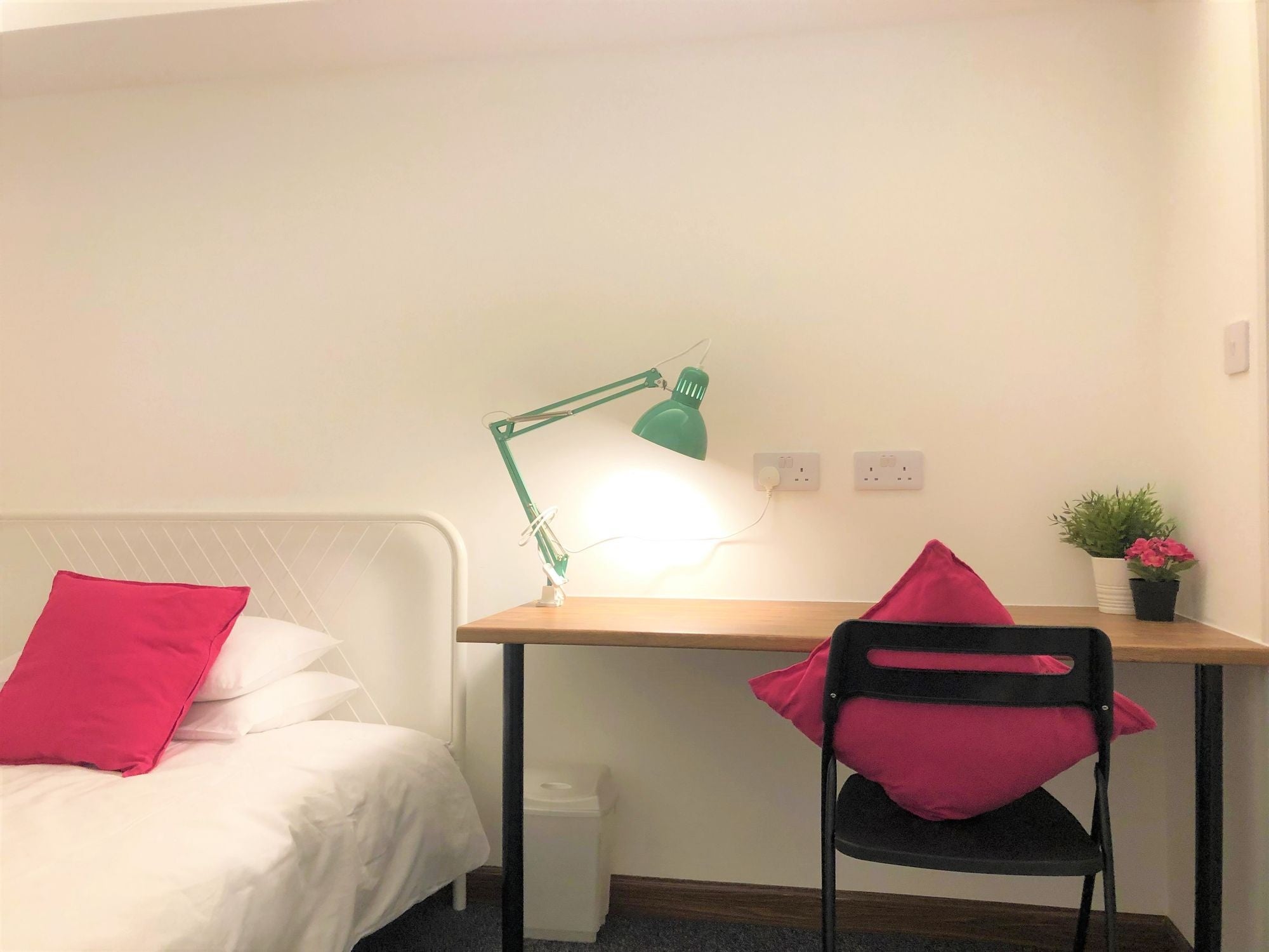 Room Charter Avenue in Coventry