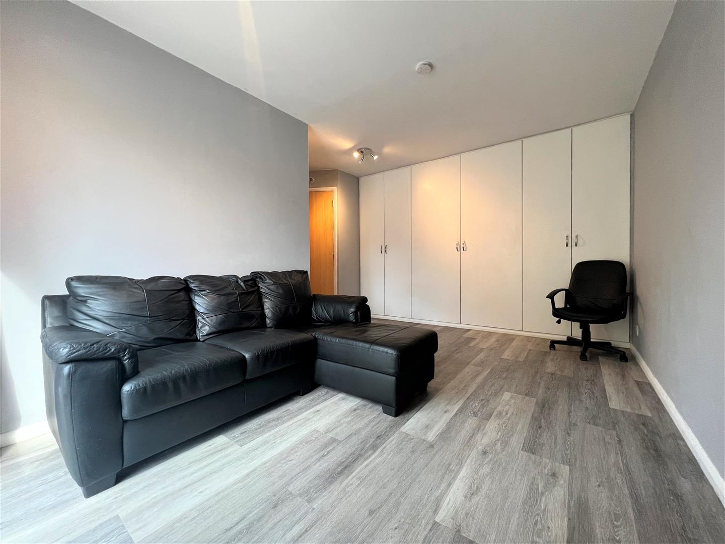 Flat Ryeland Close in Greater London