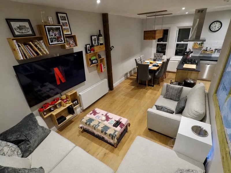 Room Connaught Road in Greater London
