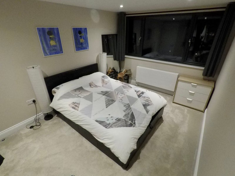 Room Connaught Road in Greater London