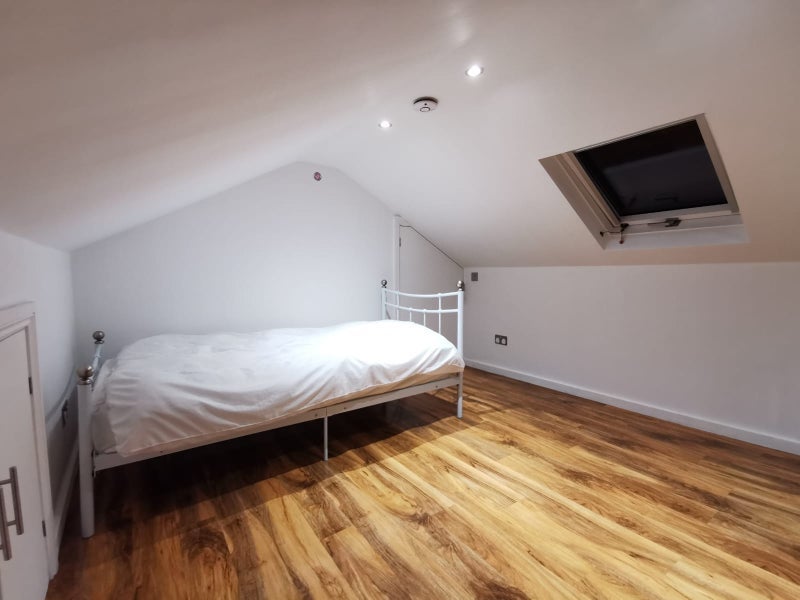 Room Essex Road in Greater London