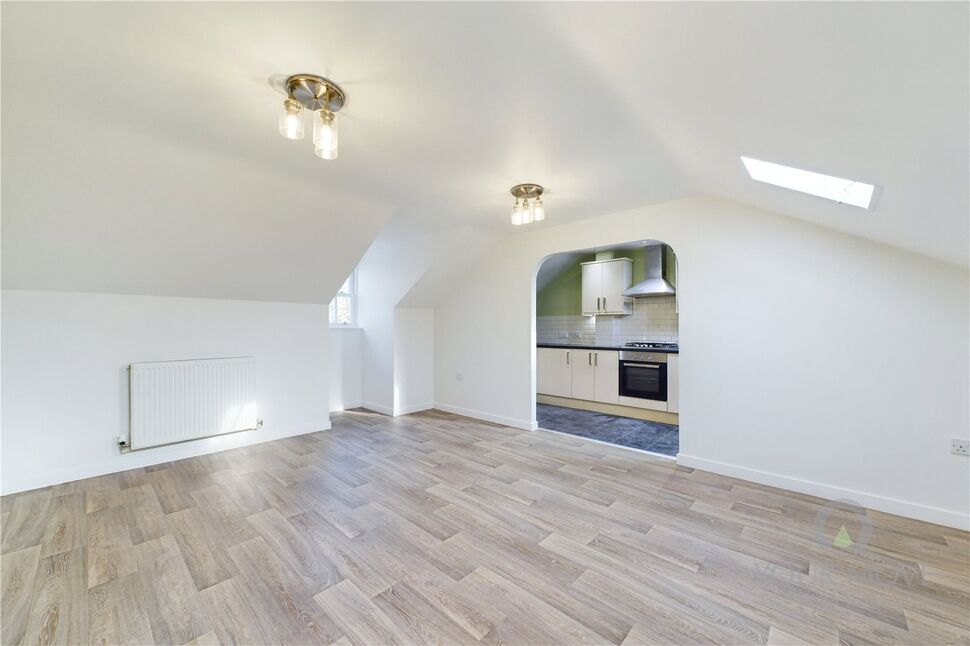 Flat Thornton Hall Close in Northampton