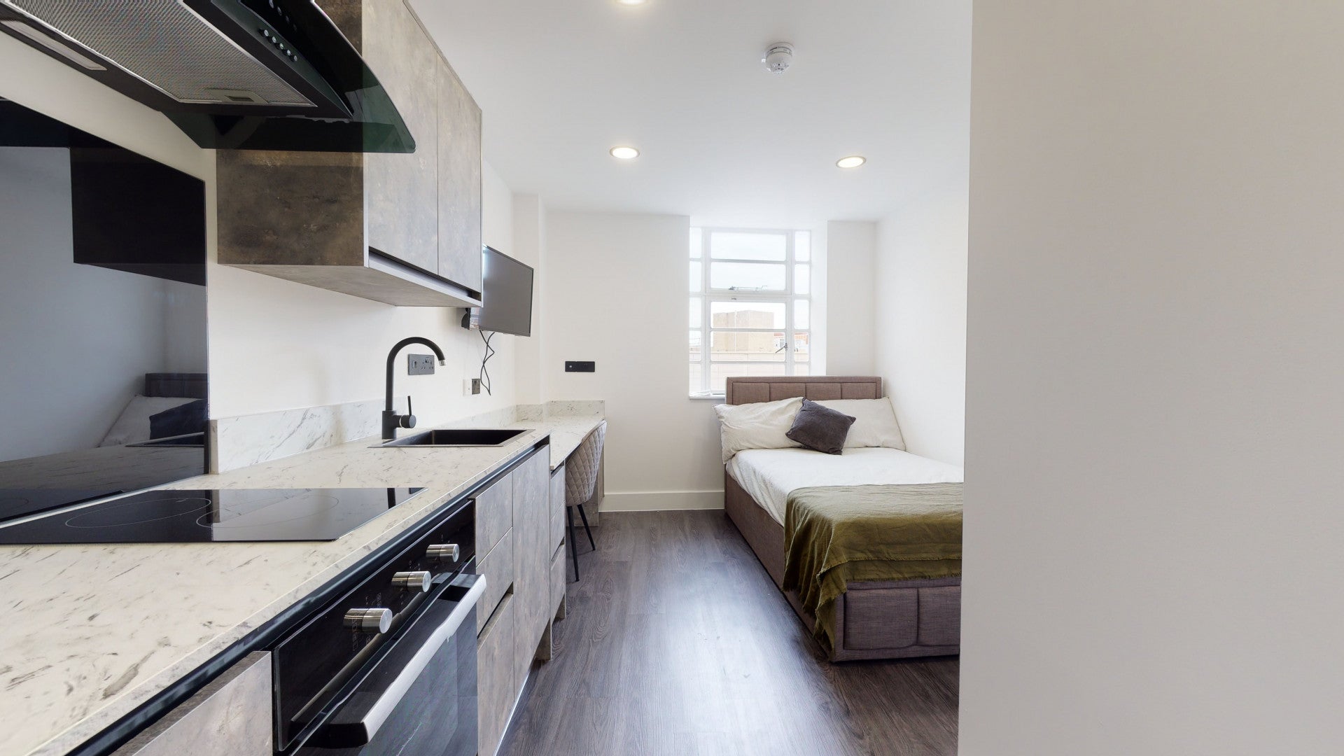 Flat Lister Gate in Nottingham