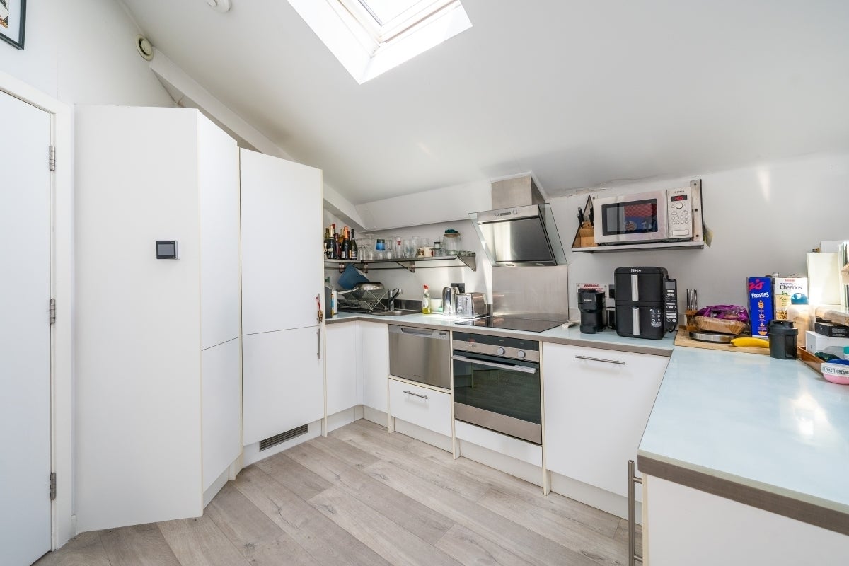 Flat Claylands Place in Greater London