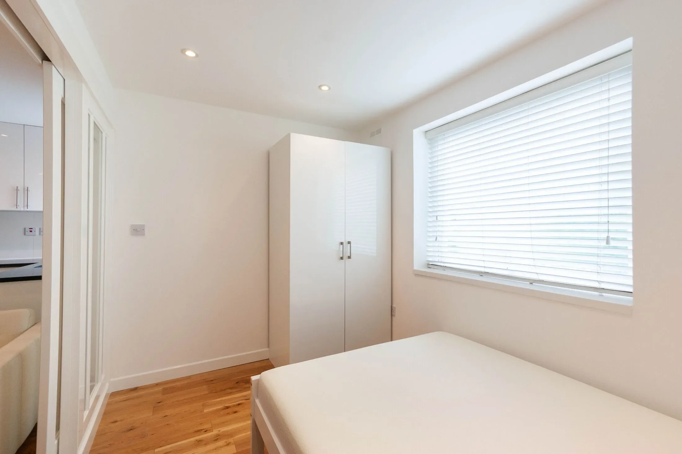 Flat Kilmarsh Road in Greater London