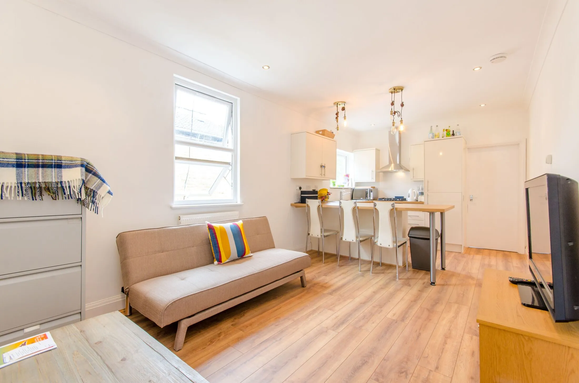 Flat Shrewsbury Road in Greater London