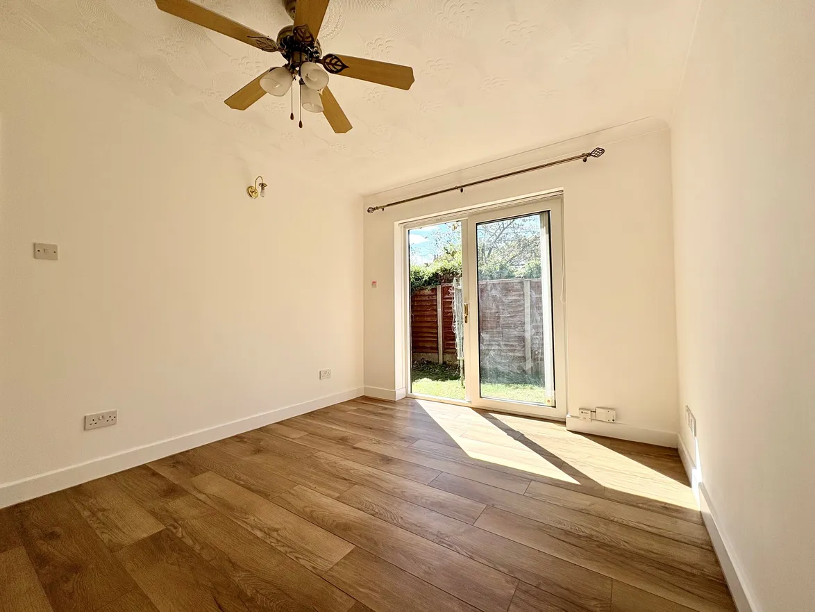 Flat Barnwell Place in Gillingham