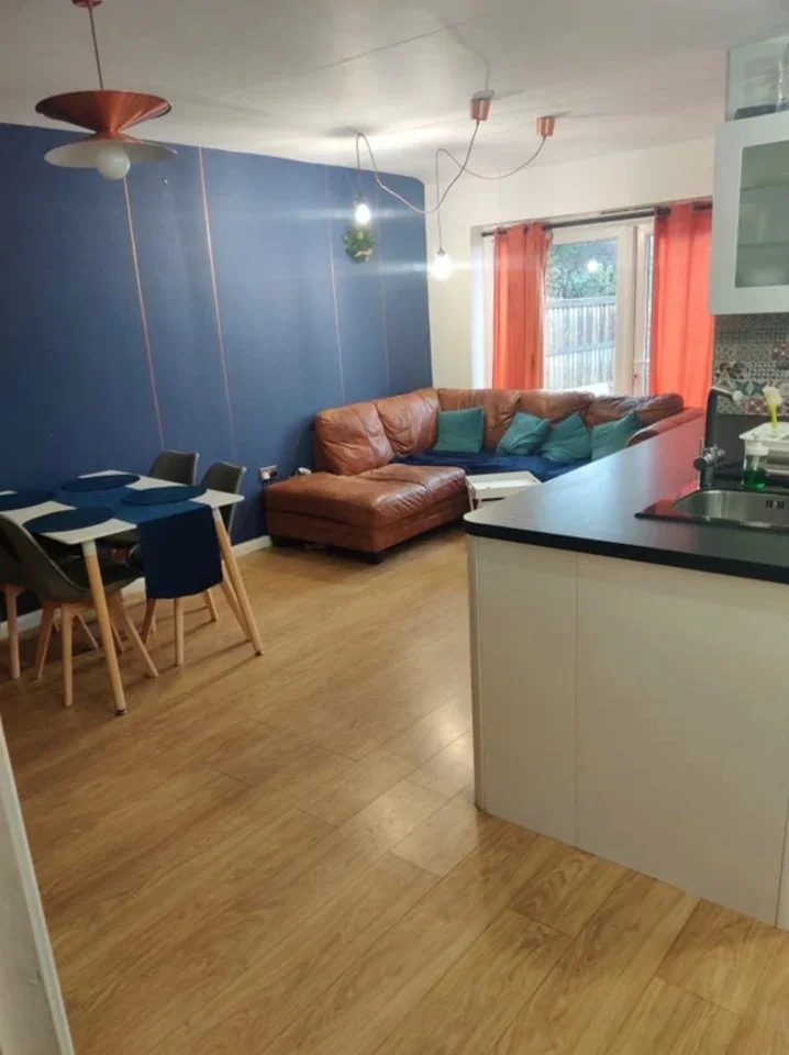 Room Heathway in Greater London