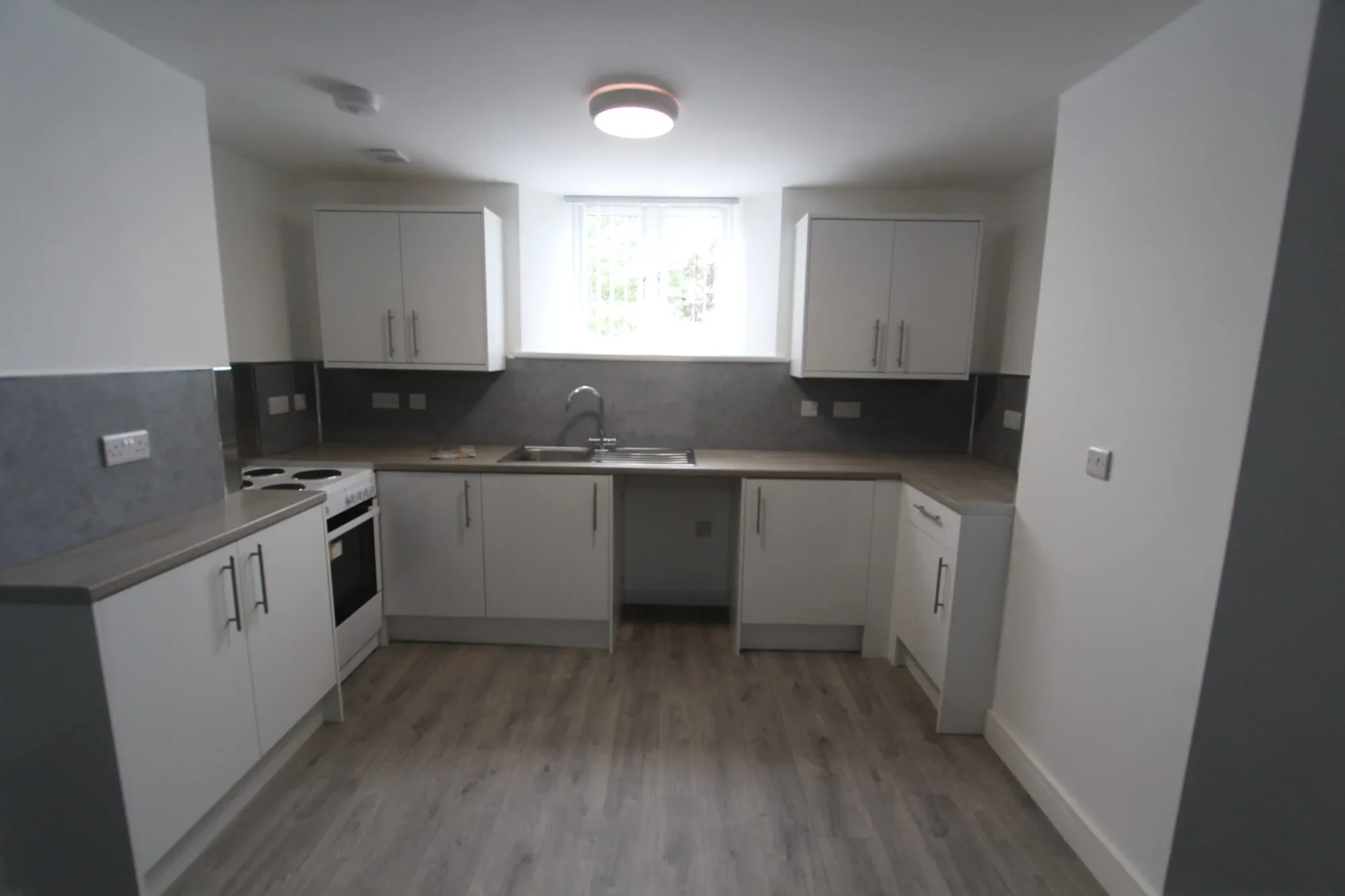 Flat Chaucer Close in Sheffield