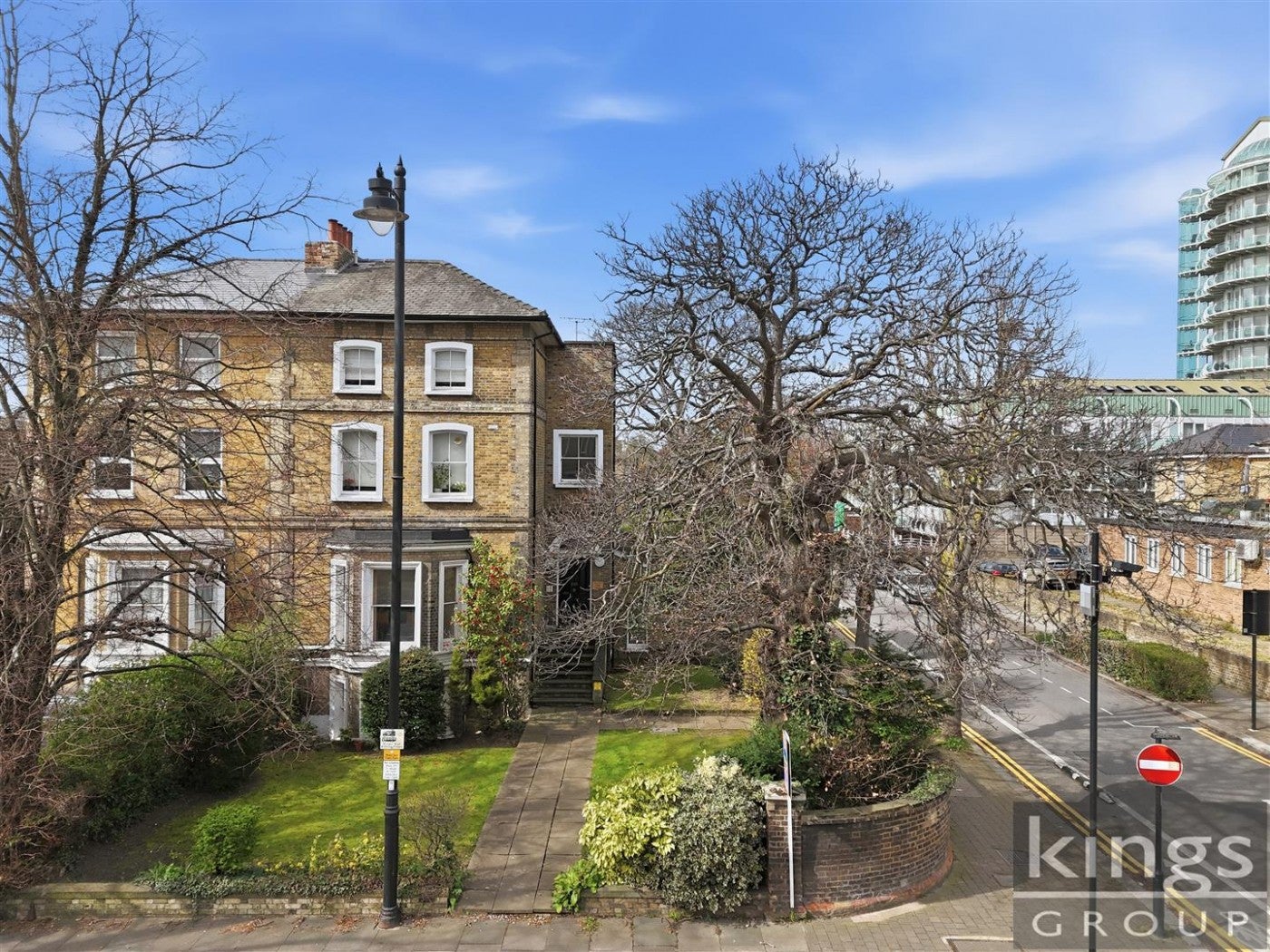 Flat Essex Road in Greater London