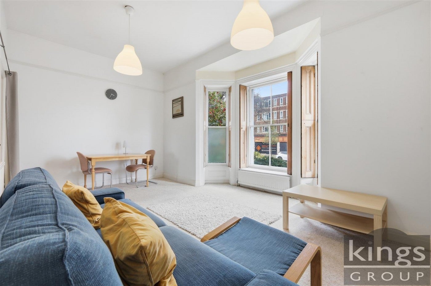 Flat Essex Road in Greater London