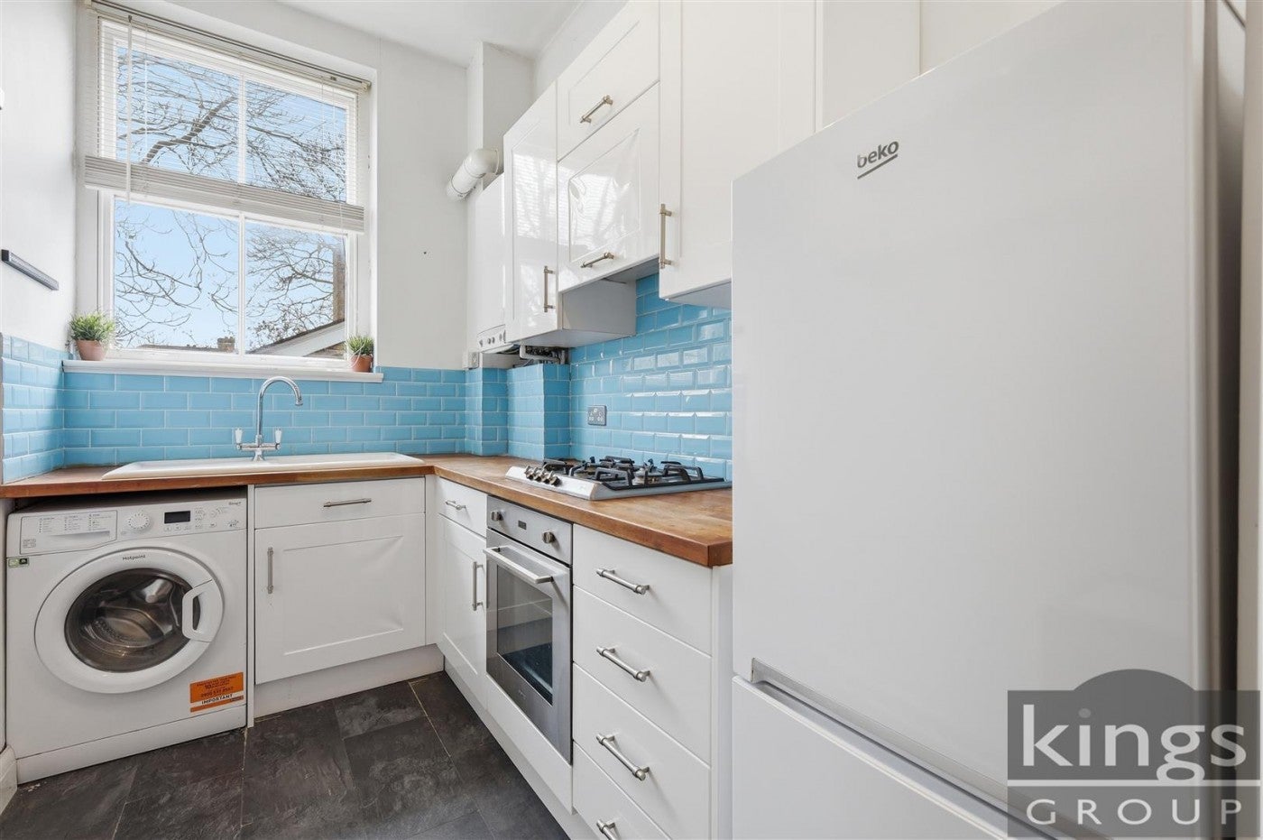 Flat Essex Road in Greater London