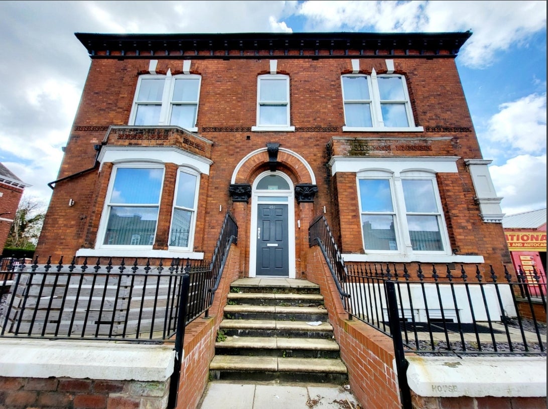 Room Wellington Road South in Hazel Grove