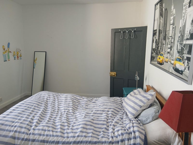 Room Upper Cheltenham Place in Bristol