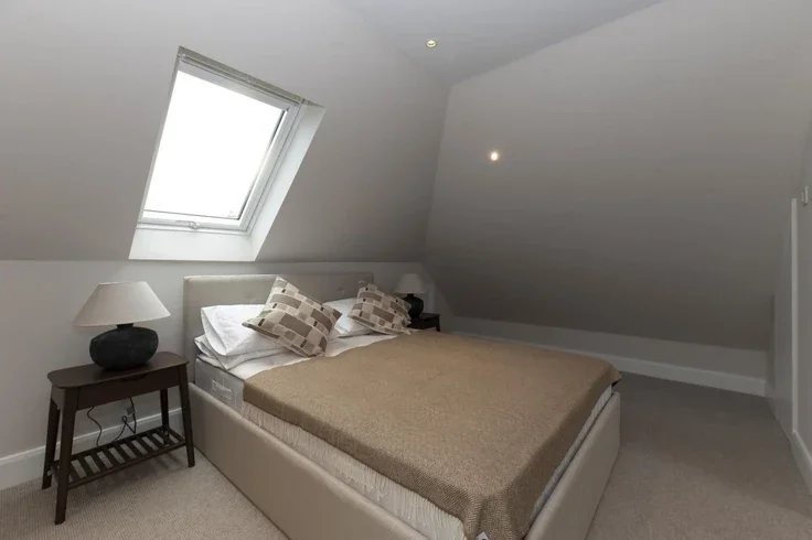 Flat Walpole Road in Greater London