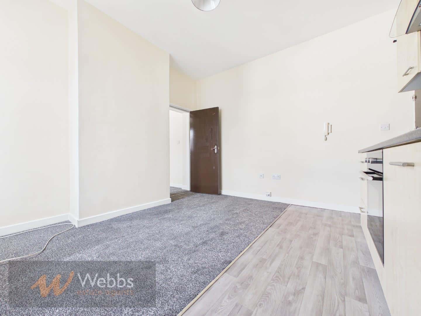 Flat Bradford Place in Walsall