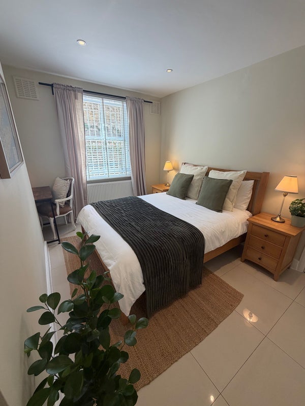 Room Peak Hill Avenue in Greater London