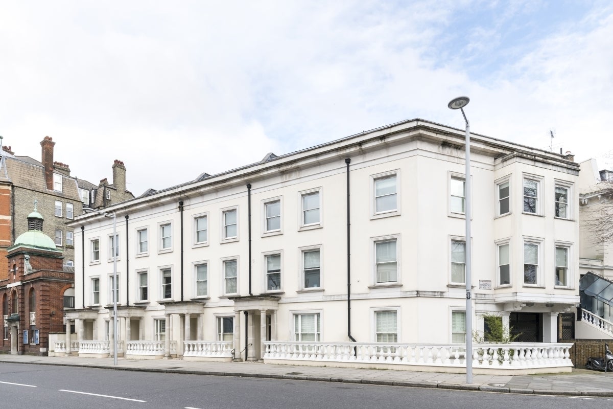 Flat Pembridge Villas in Greater London