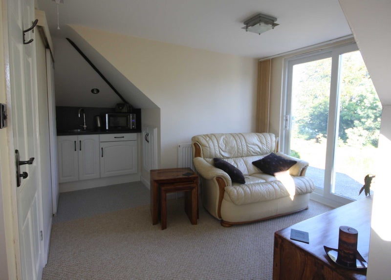Room Highfield Road in Corfe Mullen