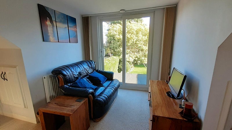 Room Highfield Road in Corfe Mullen