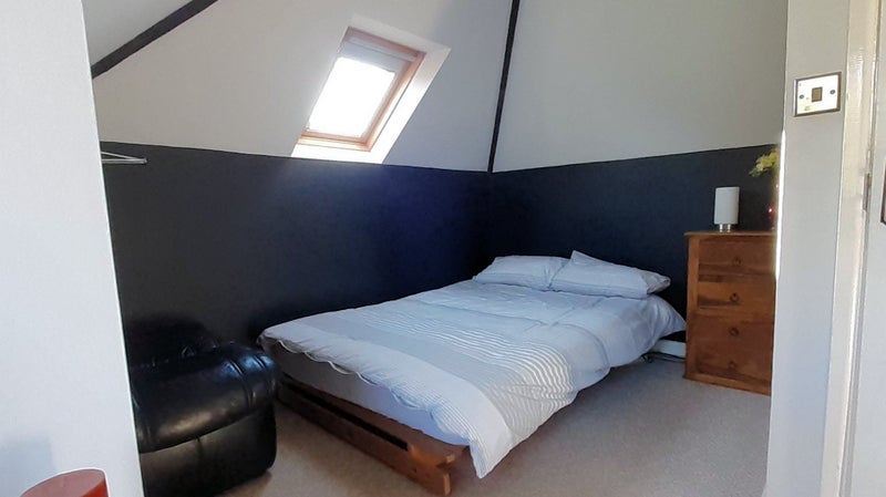 Room Highfield Road in Corfe Mullen