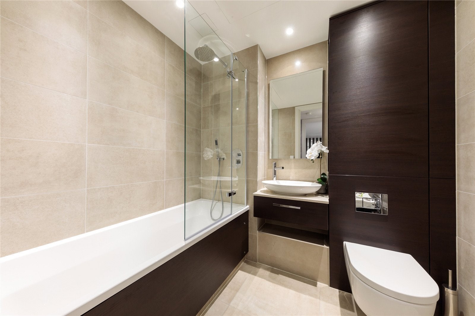 Flat City North Place in Greater London