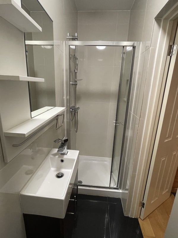 Room Long Drive in Greater London