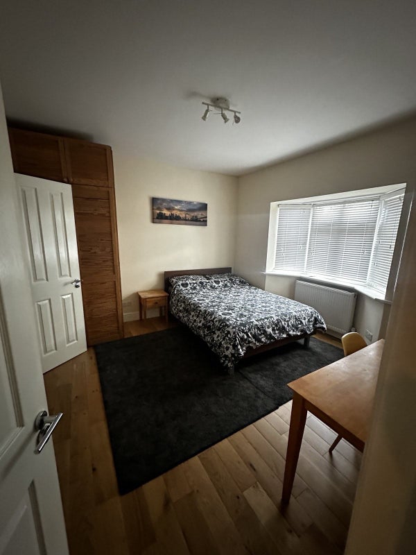 Room Long Drive in Greater London