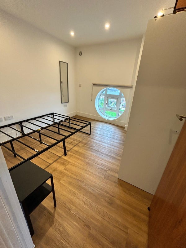 Flat Duke of Wellington Avenue in Greater London