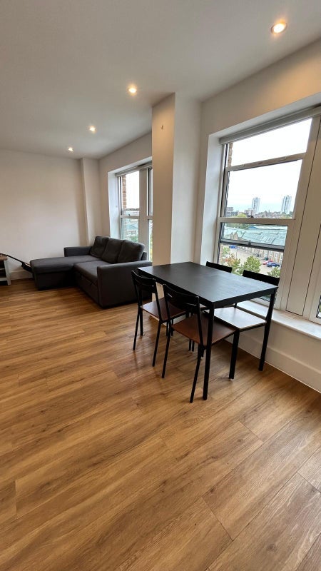 Flat Duke of Wellington Avenue in Greater London