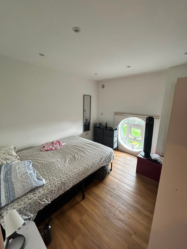 Flat Duke of Wellington Avenue in Greater London