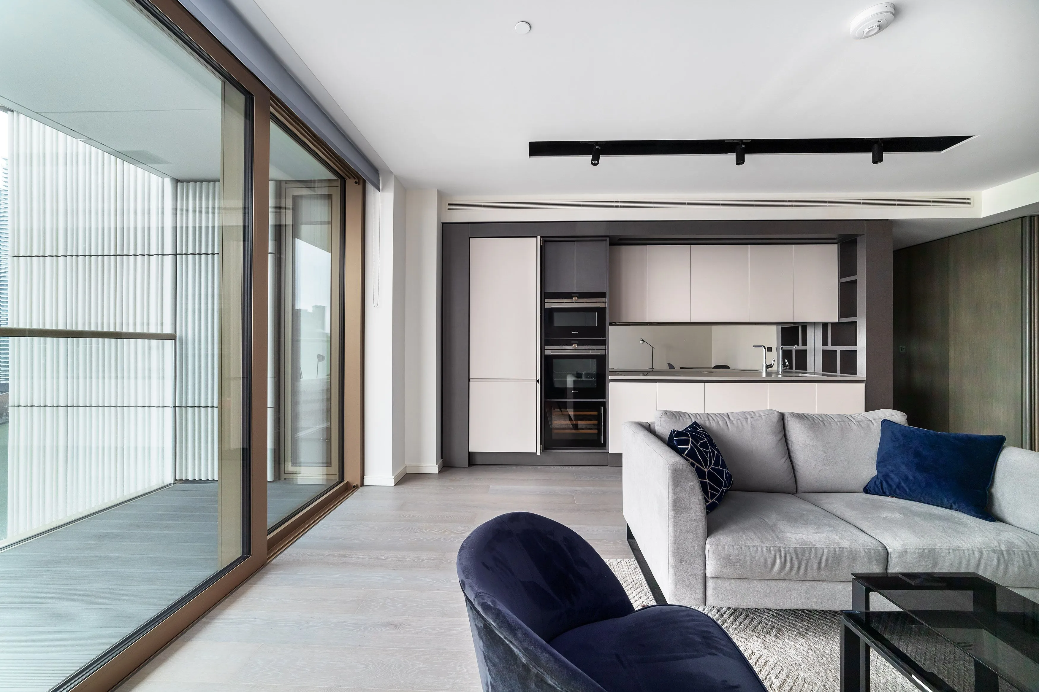 Flat Park Drive in Greater London