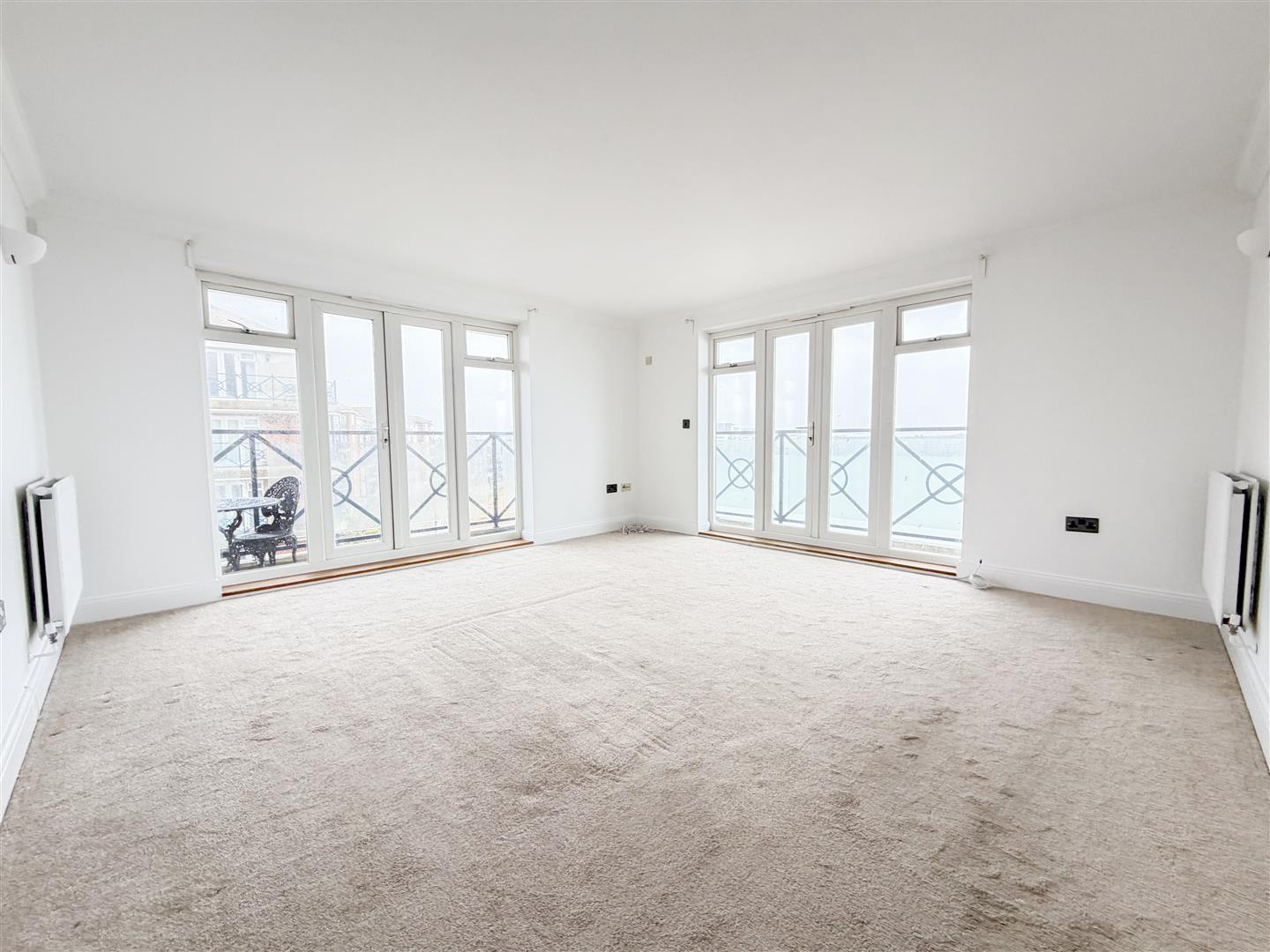 Flat Dominica Court in Eastbourne