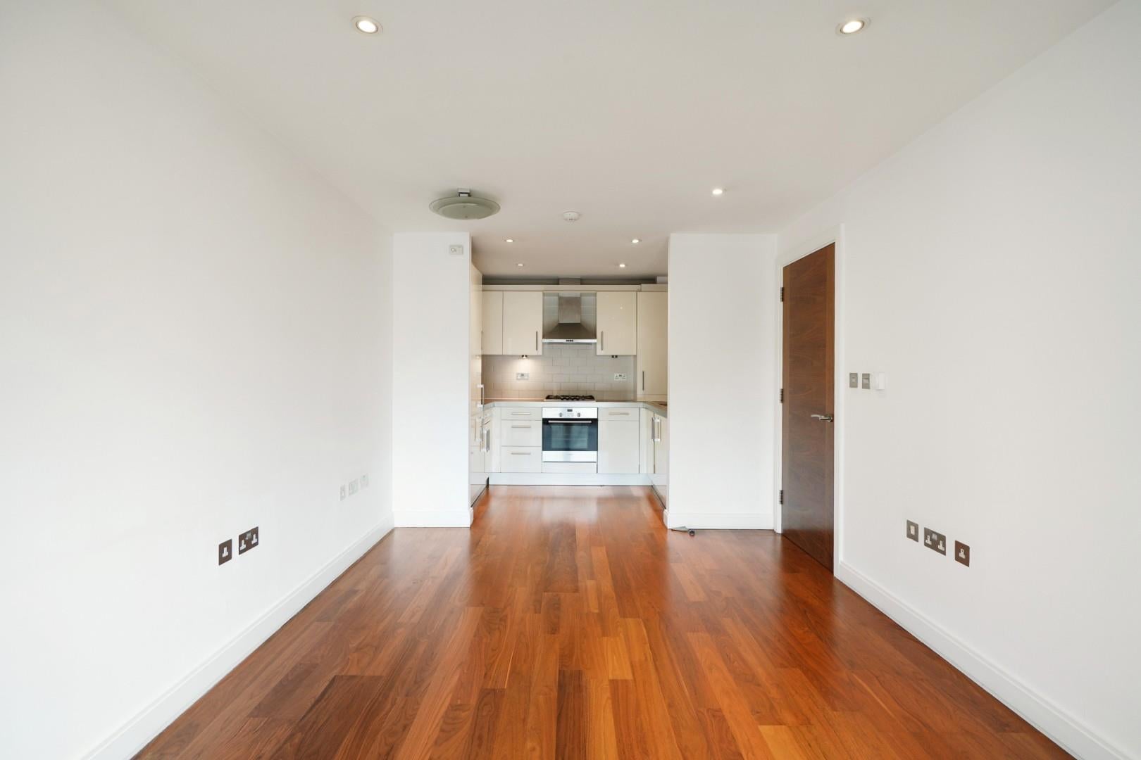 Flat Goswell Road in City of London