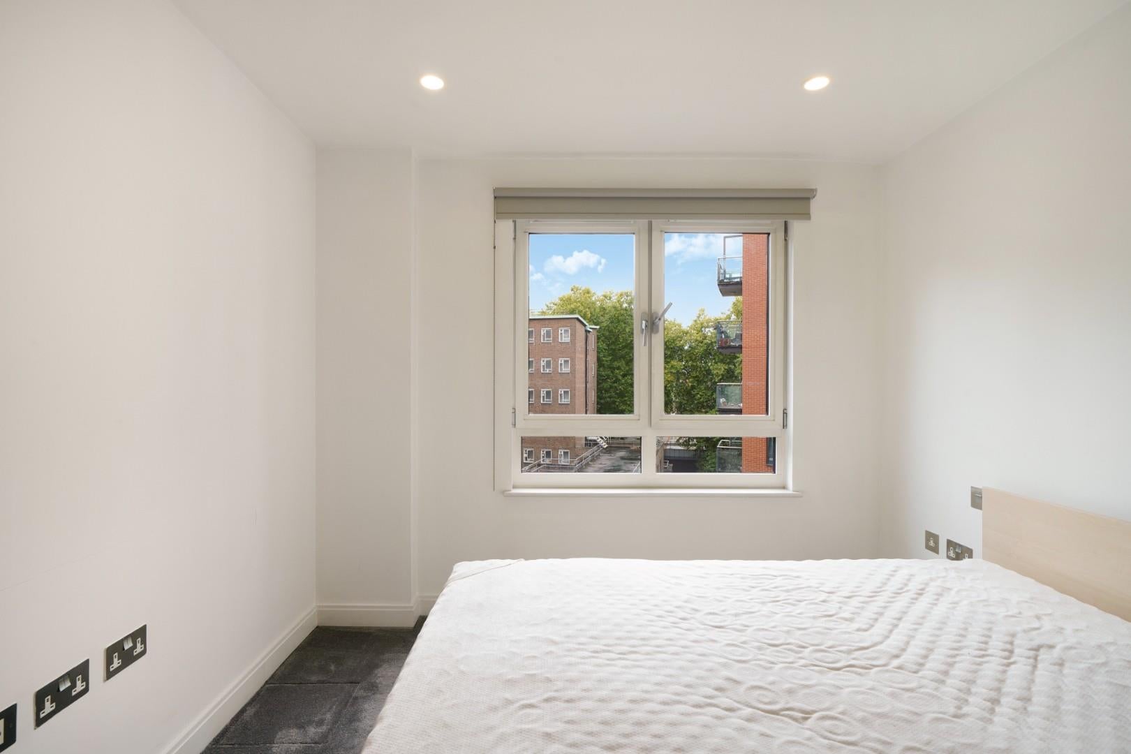 Flat Goswell Road in City of London
