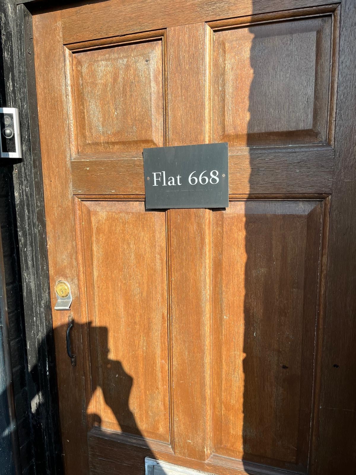 Flat Hanworth Road in Greater London