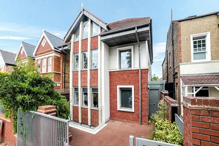 House Langham Road in Greater London
