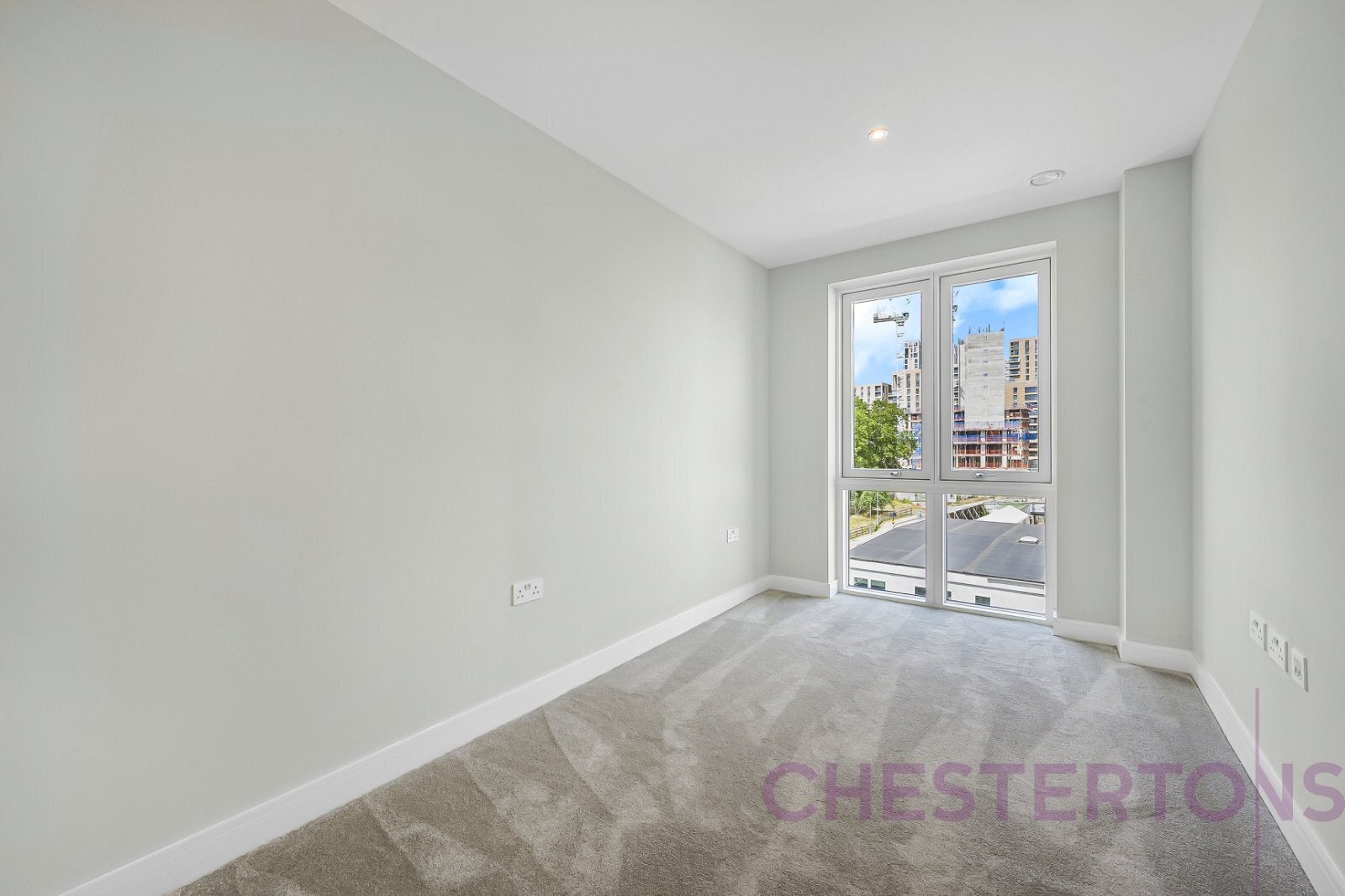 Flat Townsend Road in Greater London