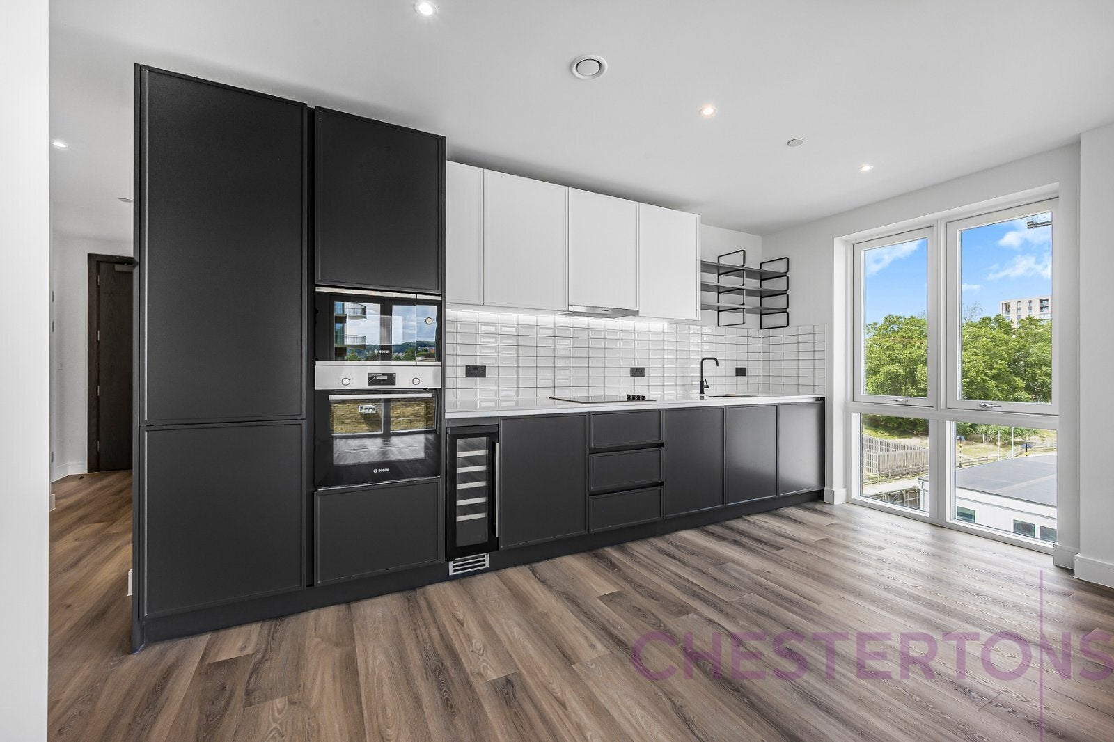 Flat Townsend Road in Greater London