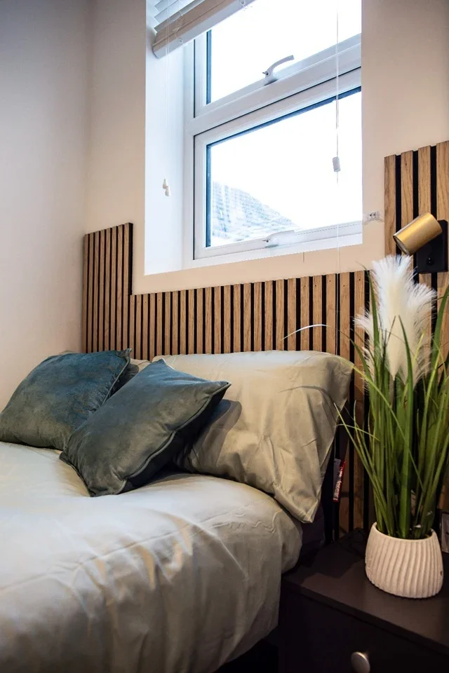 Room Jersey Road in Strood