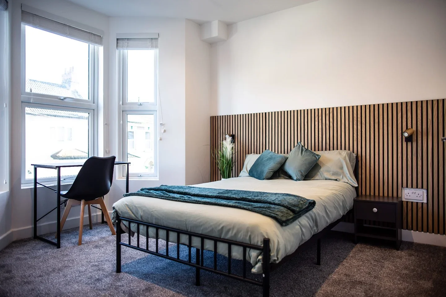 Room Jersey Road in Strood