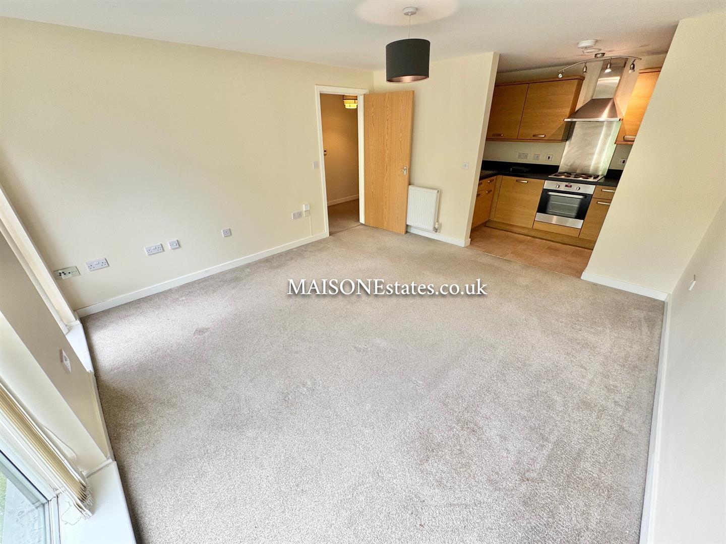Flat Monticello Way in Coventry