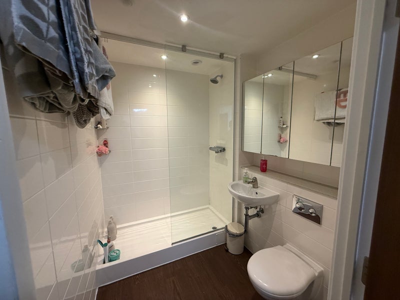 Room Sandwich Street in Greater London