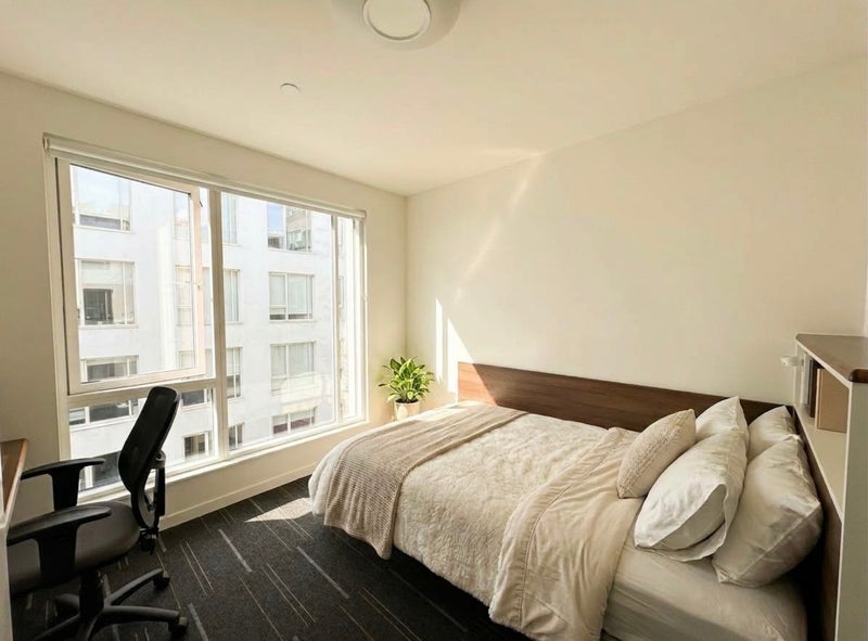 Room Sandwich Street in Greater London