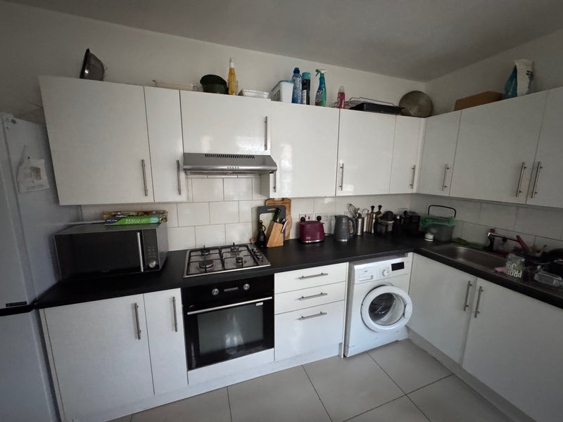 Room Pascoe Road in Greater London