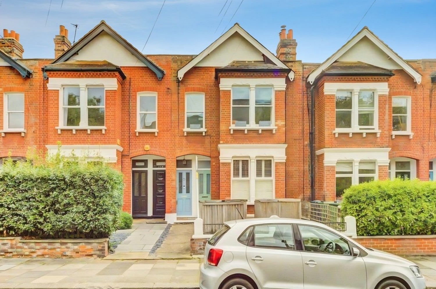 House Tenham Avenue in Greater London