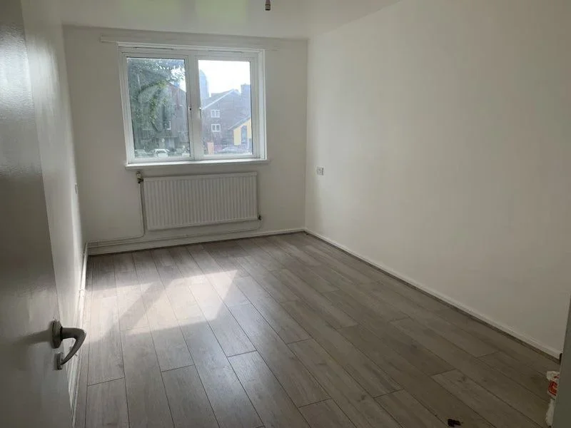 Flat Cranbrook Road in Greater London